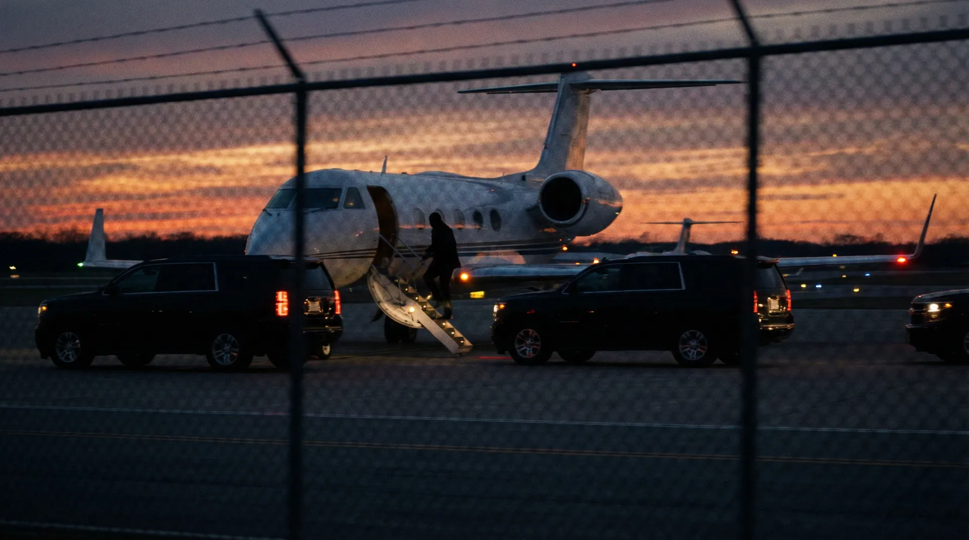 吃瓜视频官网-全网热搜|吃瓜聚集地|实时爆料|吃瓜视频平台 - 私人飞机机场偷拍